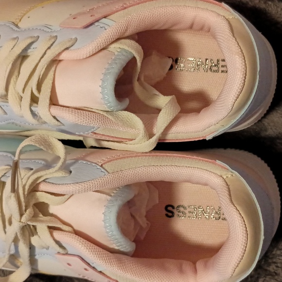 Berness Shoes - Picture 5 of 6